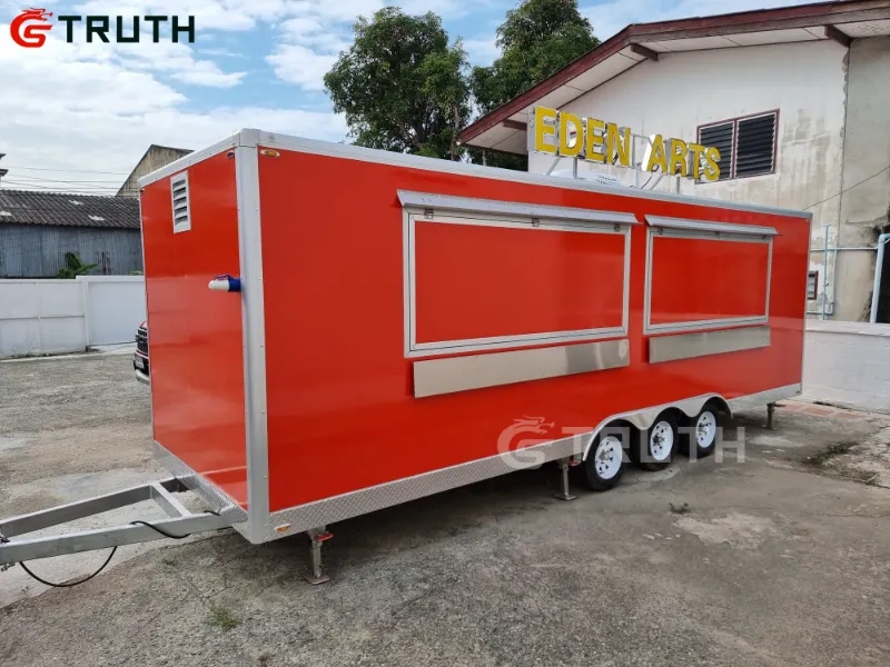 Un client thaïlandais lance avec succès une entreprise de pizza et de barbecue avec une remorque alimentaire rouge de 6,7 m de Qingdao Truth Technology